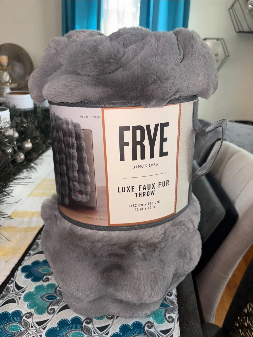 FRYE Luxe Faux Fur Throw - Light Grey